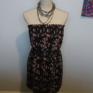 LAST CHANCE! Forever 21 Strapless Floral Pleated Dress